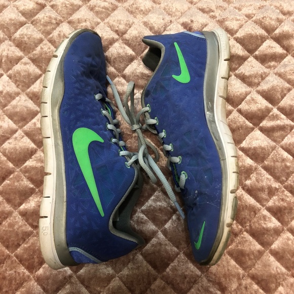 Nike Free Women’s Blue and Green Tennis shoes Nike Free Women’s Blue and Green Tennis shoes